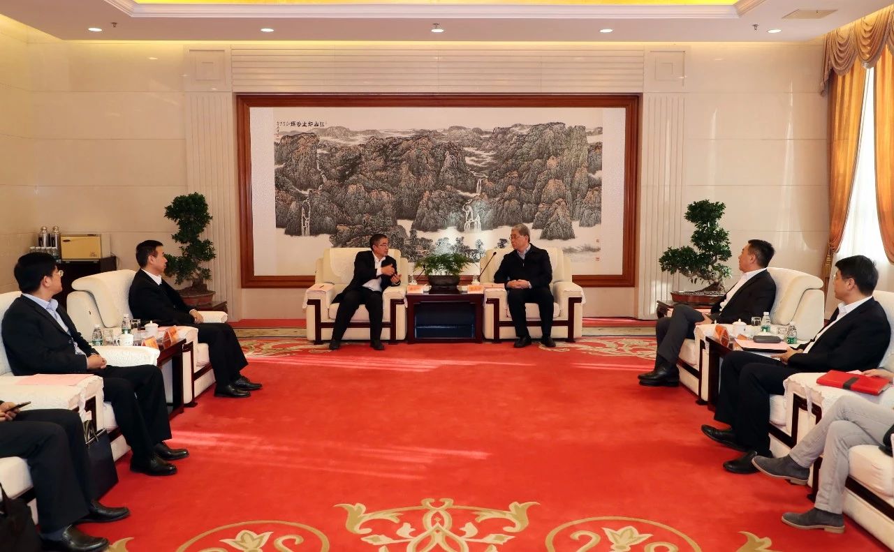 雷凡培會見中國船級社黨委副書記、總裁莫鑒輝一行